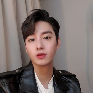 눌러야산다(남자컷+다운펌)