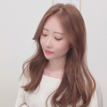 woman 깔끔한뿌리염색+모발풀케어