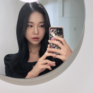 깔끔하고 정돈된 톤다운 염색 