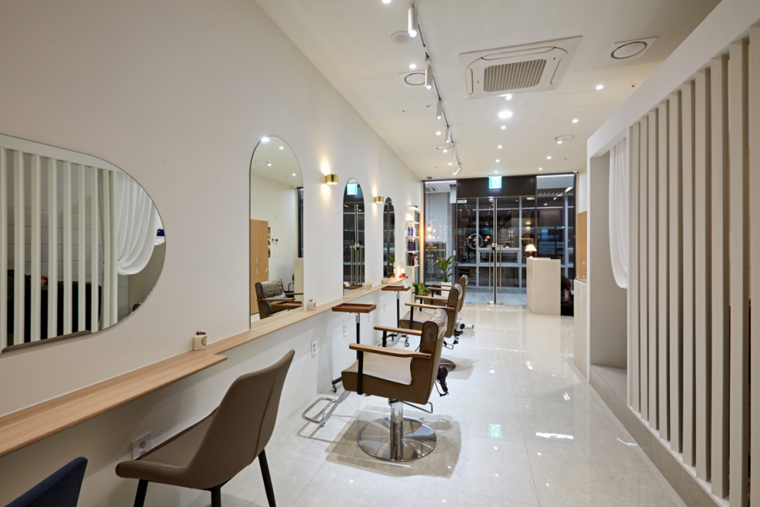 살롱라온 , 서울 용산구 한강로3가 63-70 2층 96호미용실, 마메드네
