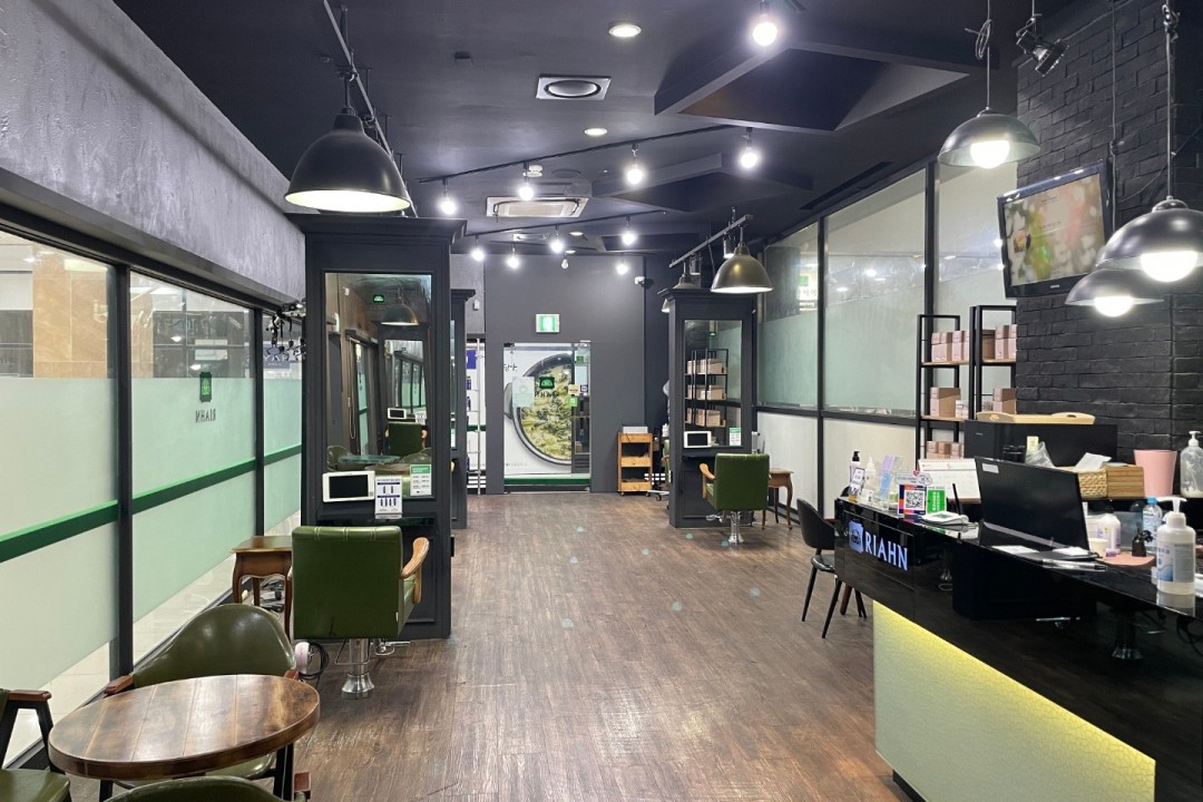 리안헤어 , 서울 금천구 가산동 459-11 제이플라츠 지하1층 115호미용실, 마메드네