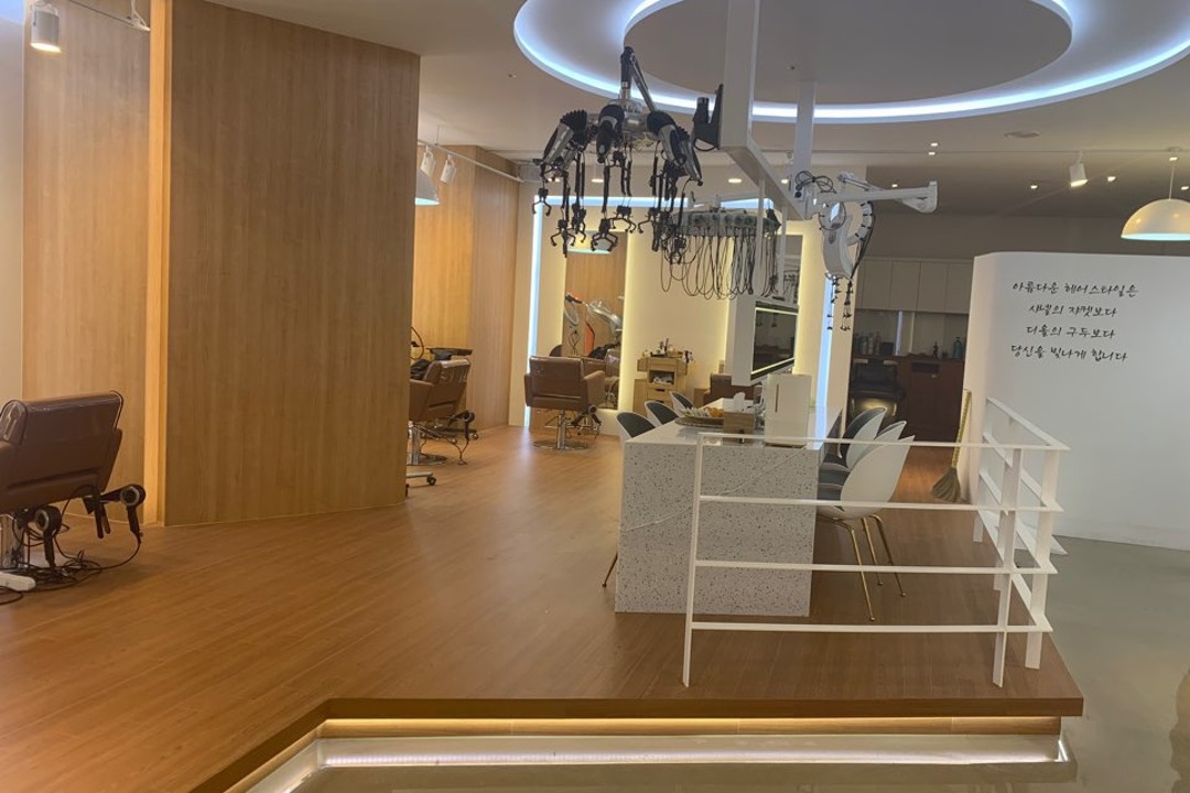 라뷰티폼헤어살롱 , 서울 송파구 석촌동 1-1 산동아로잔뷰 108,109호미용실, 마메드네