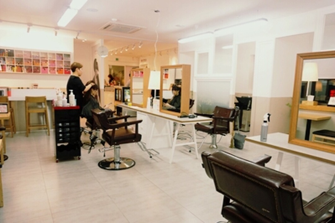 리안헤어 , 부산 동래구 명륜동 757 명륜아이파크상가 203동 201,202호미용실, 마메드네