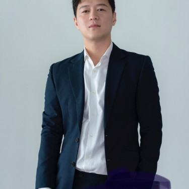 우드 프라이빗 구 헤어아르떼 본점 원장 TOP