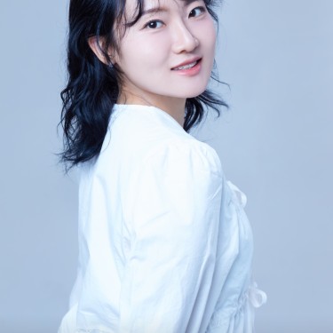 실장 윤미래