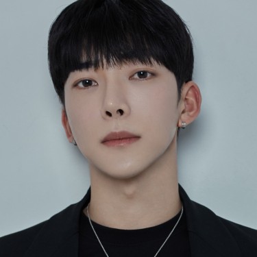 수석 디자이너 은우