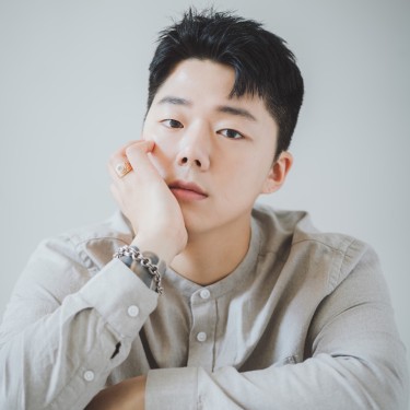 디자이너 유월