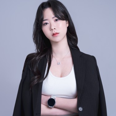 디자이너 지윤
