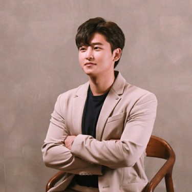 수석 디자이너 진