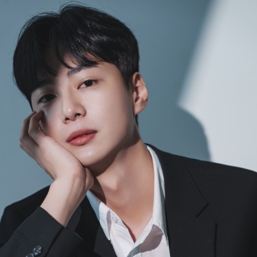 디자이너 성봉