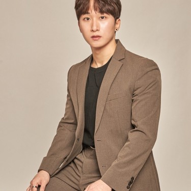 디자이너 론 