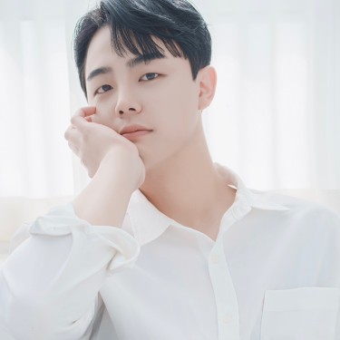 디자이너 경찬