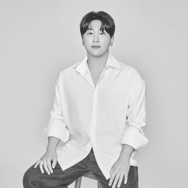 Director  규열