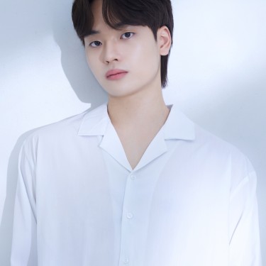 박승철헤어스투디오 신촌점 수석디자이너 태훈
