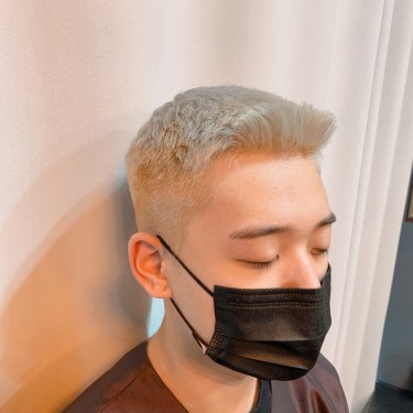 애쉬블론드